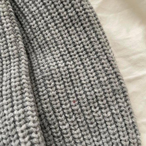 Chunky trendy grey sweater with cross-knit detail - Picture 4 of 5